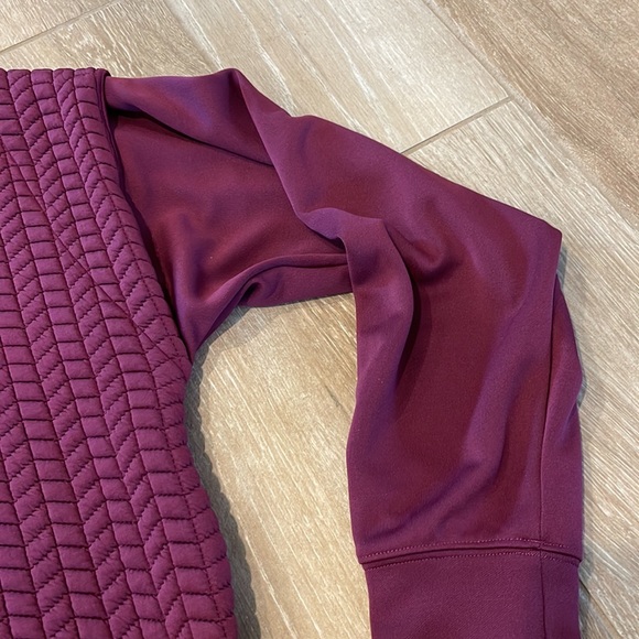 NB High Neck Top SMALL - Picture 5 of 8